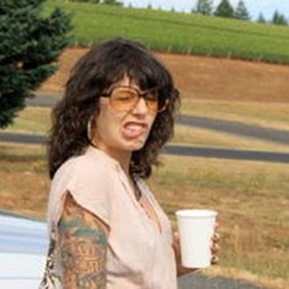 Meet your Posher, Allison - Picture 1 of 1